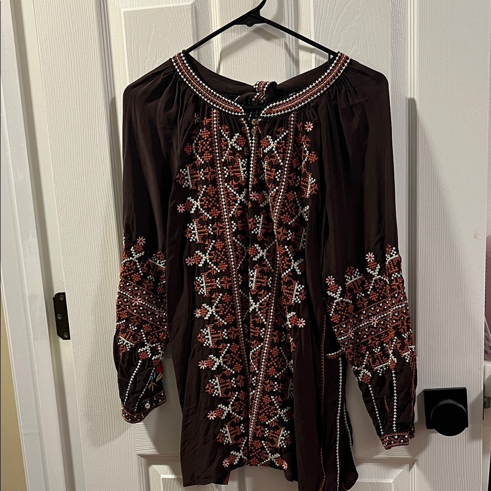 Johnny Was Embroidered Boho Peasant Top in Deep Brown with Rust & Cream